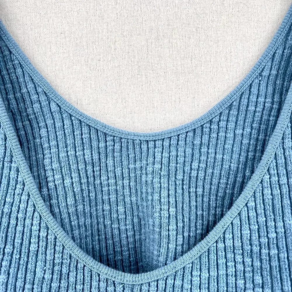 ENZA COSTA Rib Sweater Knit Cropped Tank Womens Medium Blue Stretch Wide Strap - Picture 10 of 13